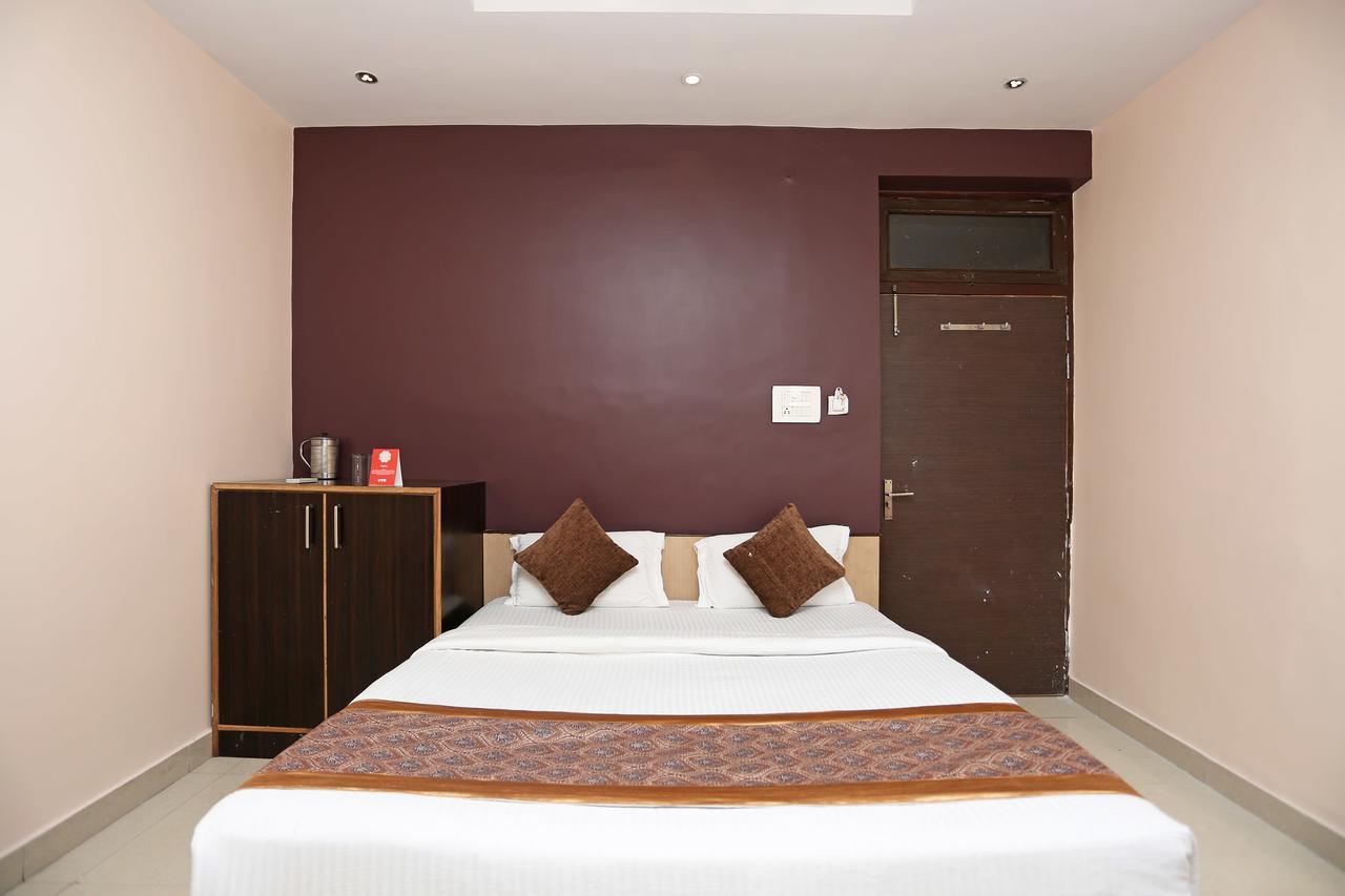 Oyo 11596 Sanjay Guest House Kānpur Eksteriør bilde